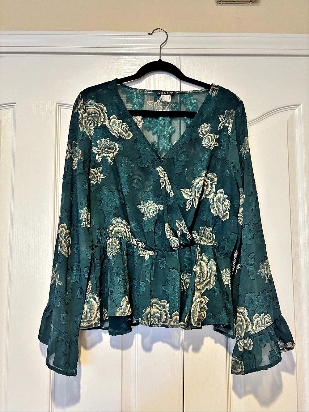 VENUS Floral Blouse in Green & Gold Size 14 Like New
